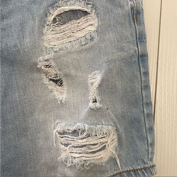 Forever 21 Distressed Light Denim Women's Shorts - Picture 12 of 14